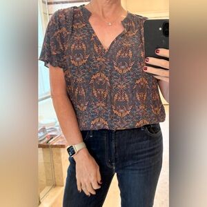 Hinge blouse